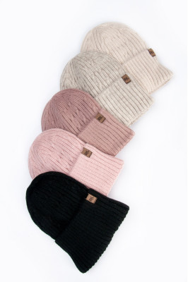 Шапка жіноча